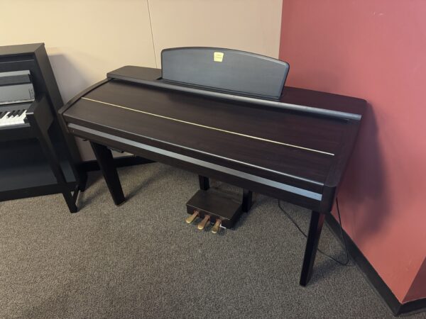 Yamaha CVP 307 Closed